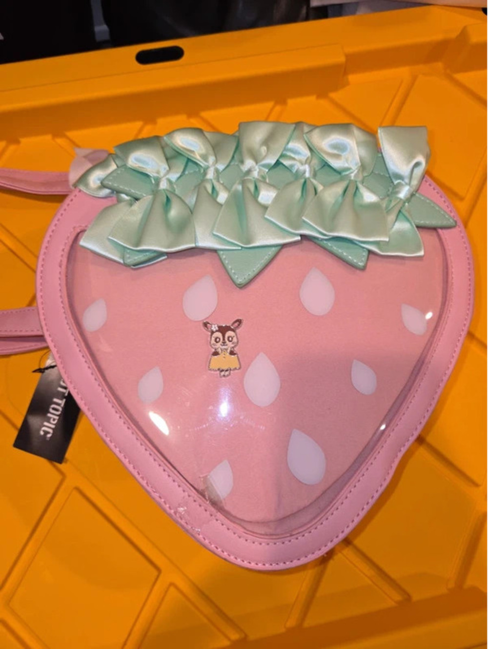 Strawberry stem pin purse